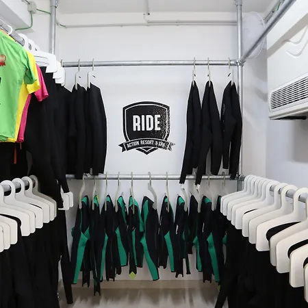 Ride Surf & Peniche Pensión 4*