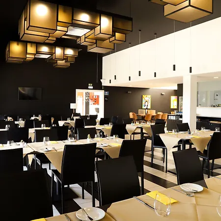 Pensión Ride Surf & Peniche Ferrel (Leiria)