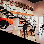 Ride Surf & Peniche Guest house 4*
