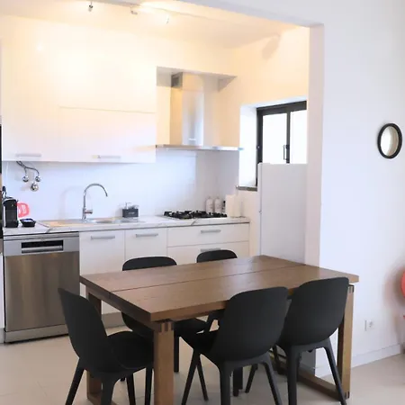 Ride Surf & Peniche Casa de hóspedes 4*