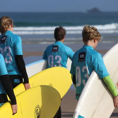 Casa de hóspedes Ride Surf & Peniche Ferrel (Leiria)