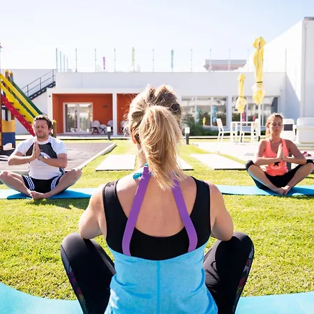 Casa de hóspedes Ride Surf & Peniche Ferrel (Leiria)