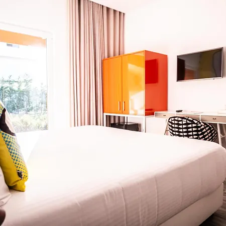 Ride Surf & Peniche Guest house Ferrel (Leiria)