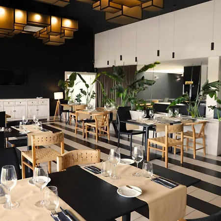 Ride Surf Resort&spa Peniche Ferrel (Leiria)