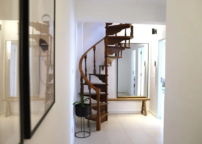 Ride Surf & Peniche Guest house 4*