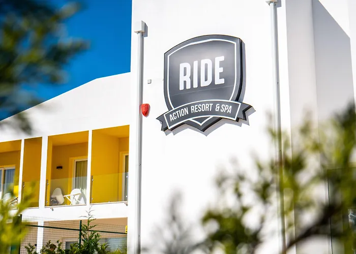 Ride Surf & Peniche Konukevi Ferrel (Leiria)